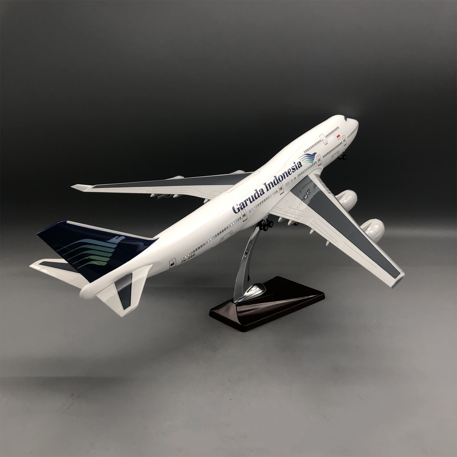 47cm Diecast Resin Aircraft B7 - Model Kit Indonesia recension och pris